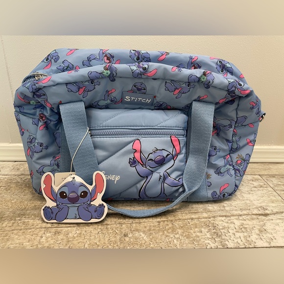 NWT Lilo and stitch travel bag ( 1 LEFT π ) - Picture 7 of 8
